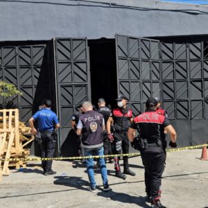 atik yag tankina dusen anne ve oglu oldu M8XW3J8e