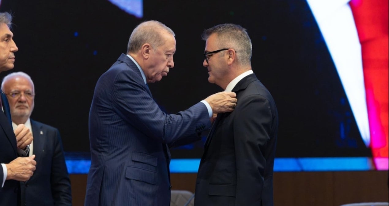 akpye gecen baskan silah harcini belediye kasasindan odetmis seOxLaTz