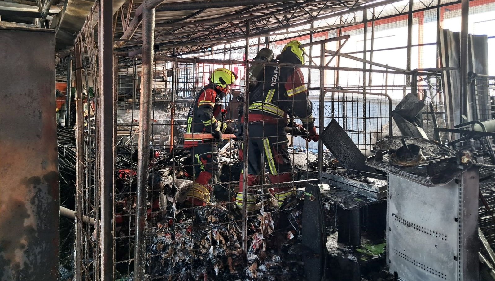 balikesirde zincir market deposunda korkutan yangin yWPwtwk1