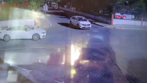 diyarbakirda iki otomobilin carpisti CPw4PF5V