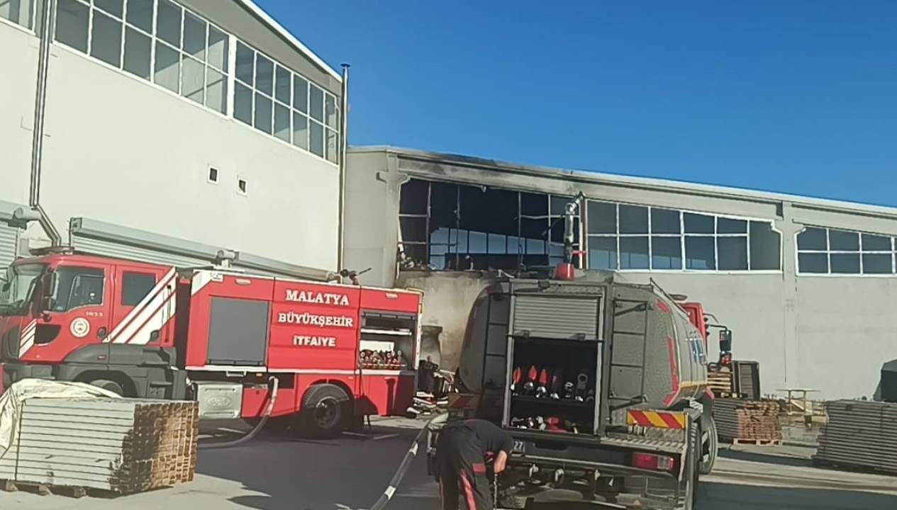 malatyada mobilya imalathanesinde yangin fFP973uU