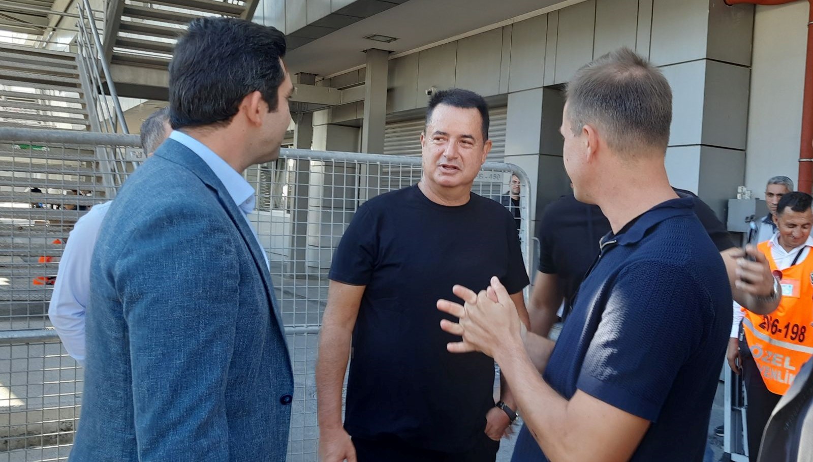 unlu isimler de fenerbahce icin oy kullandi PMIQY1yl