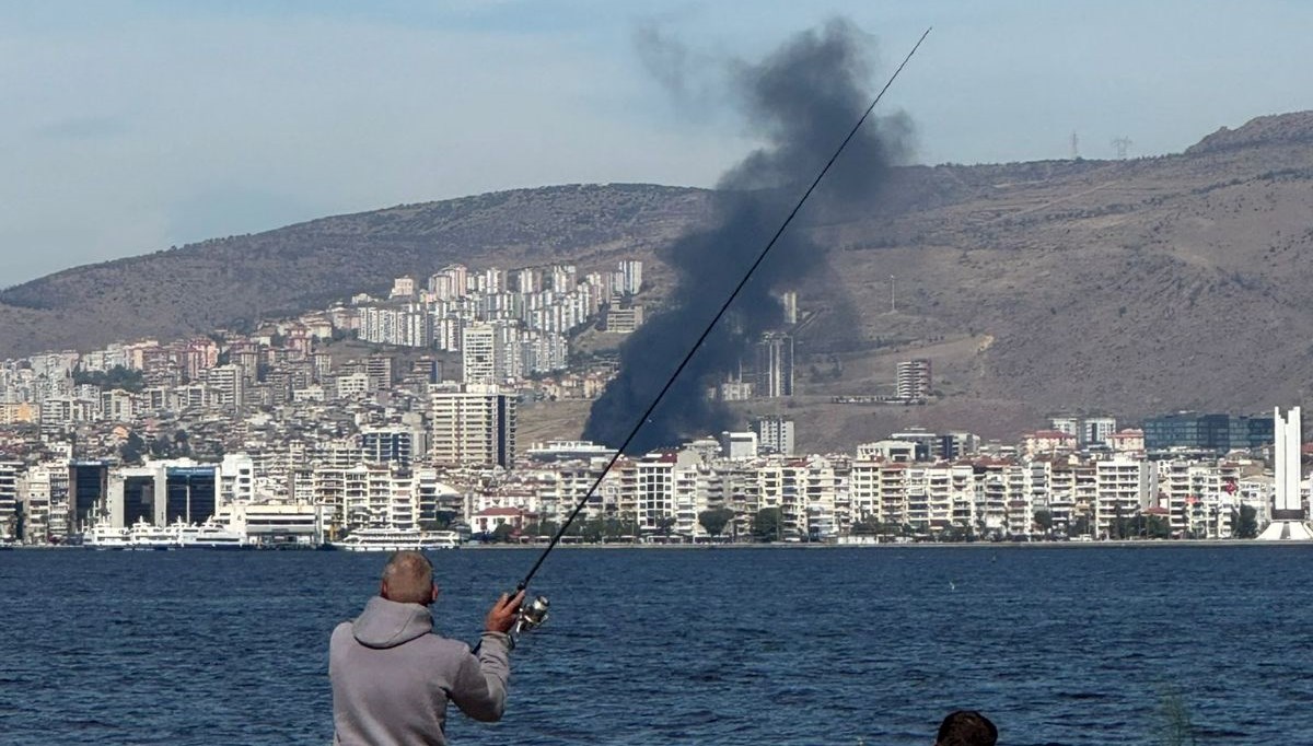 izmirde insaat atiklarindan yangin cikti SbPZEDN9.jpg