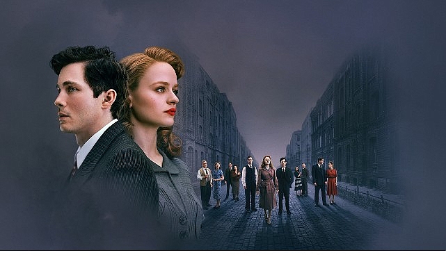 georgia hunterin romanindan uyarlanan mini dizi we were the lucky ones kasim ayi boyunca carsamba gunleri 2130da fx ekranlarina gelmeye devam ediyor cqQtVUby.jpg