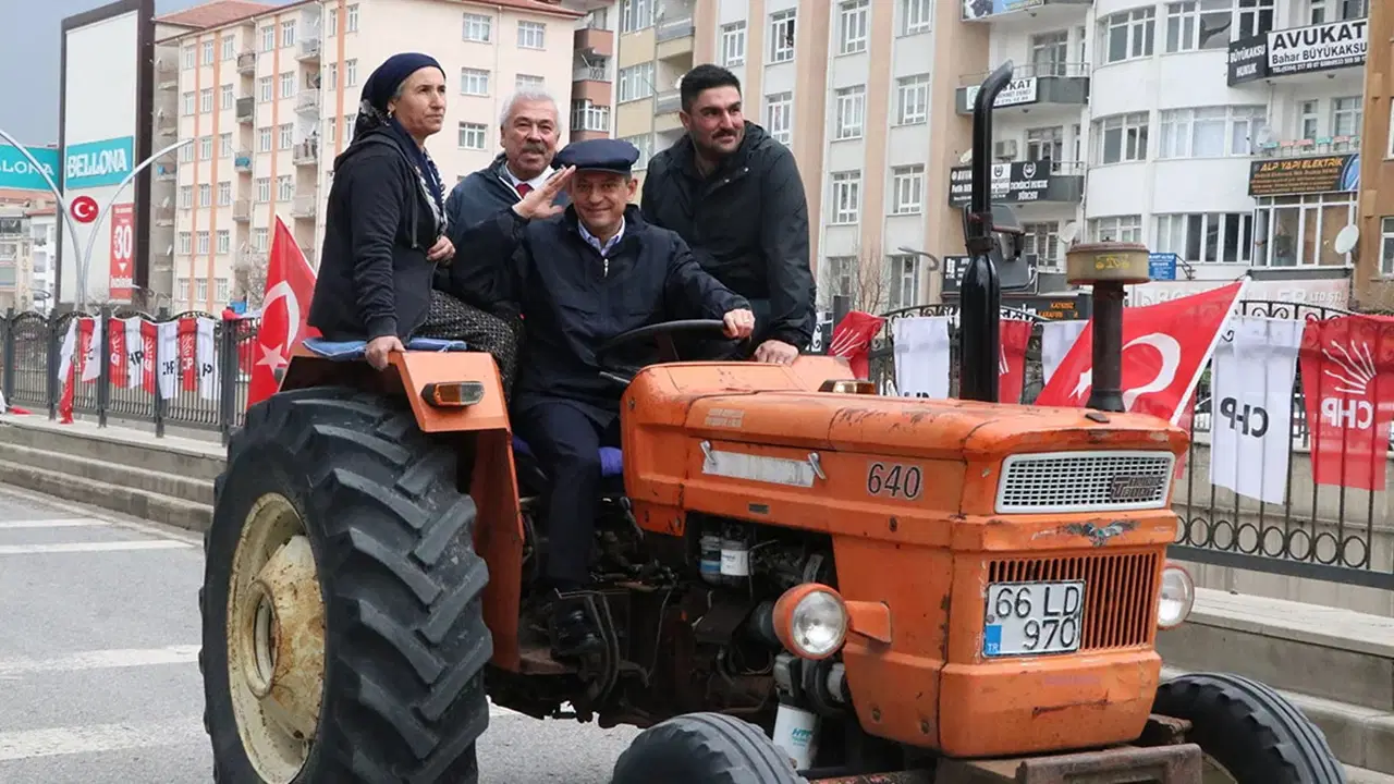 Özgür Özel’den Dünya Çiftçiler Günü’nde Çiftçilere Destek Sözü